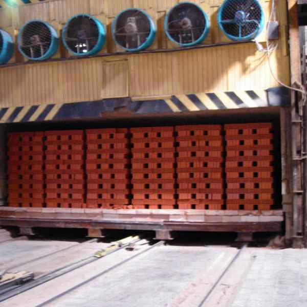 Кирпич на выходе из печи